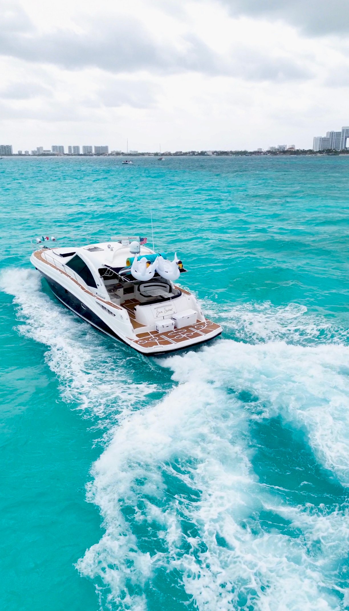Sundancer 50 in Cancún photo 3