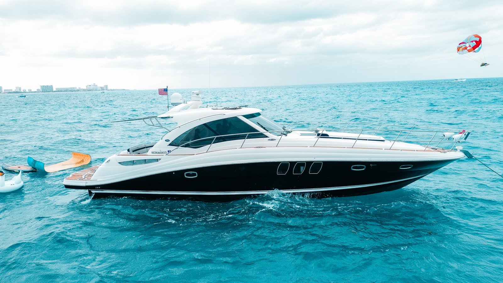 Sundancer 50 in Cancún by Blue Latitude Travel