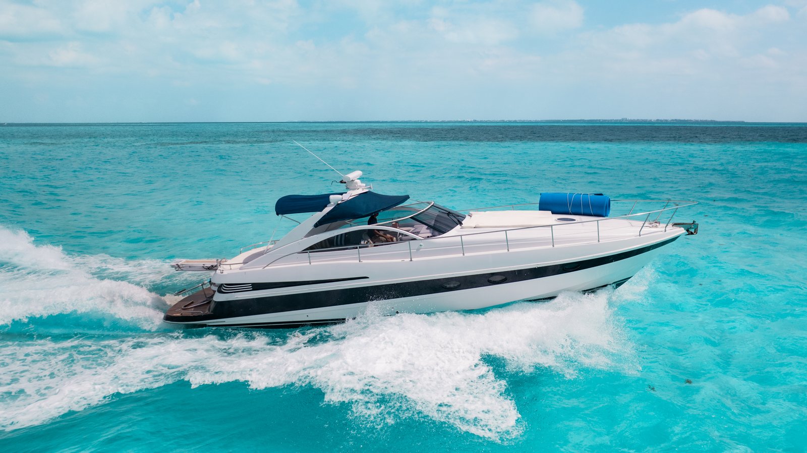 Pershing 45 in Cancún photo 3